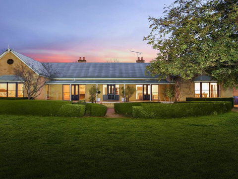 Sutton Downs - Renovated Country Home On 100 Acres - Qld Realsetate 0