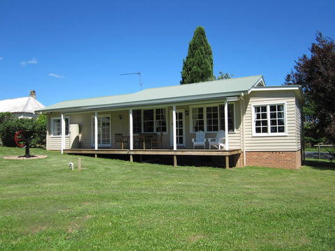 Sutton Forest Cottage - Internet Find 3
