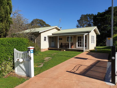 Sutton Forest Cottage - Internet Find 1