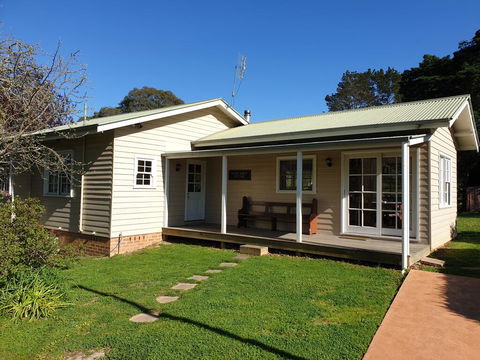 Sutton Forest Cottage - Internet Find 0