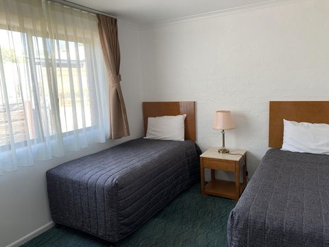 Swaggers Motor Inn - Renee 1