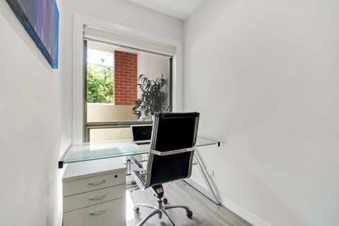 Swainson On Union - Swimm 3