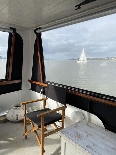 Swamp Fox Luxury 2BR Dutch Barge - Petrol Stations 3