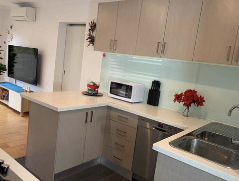 Sweet Home On Elgar - Renee 2