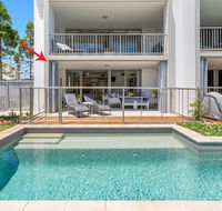 SWIM UP DRIFT APARTMENT 12 South - Internet Find
