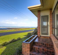 Swimmers' Rest - uninterrupted panoramic ocean views - Petrol Stations