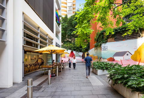 Sydney 1 Bed Modern Self Contained Apartment (402ALB) - Petrol Stations 1