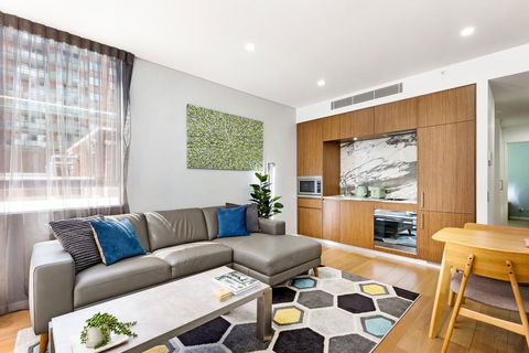 Sydney 1 Bed Modern Self Contained Apartment (402ALB) - Petrol Stations 3