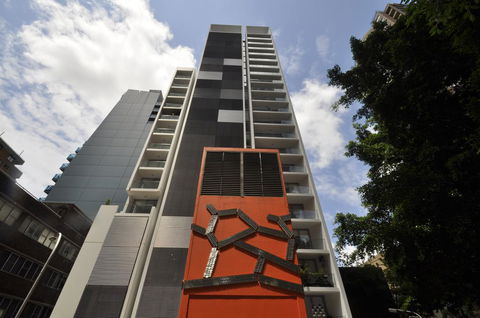 Sydney 1 Bed Modern Self Contained Apartment (402ALB) - Petrol Stations 0