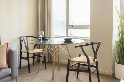 Sydney CBD 1 Bedroom Self-Contained Apartment With Spectacular Sydney Harbour View (1312 BRG) - Petrol Stations 3