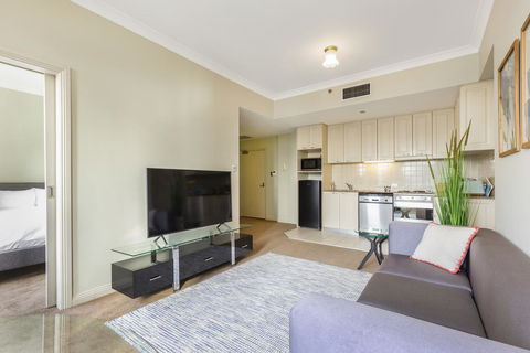 Sydney CBD 1 Bedroom Self-Contained Apartment With Spectacular Sydney Harbour View (1312 BRG) - Petrol Stations 1