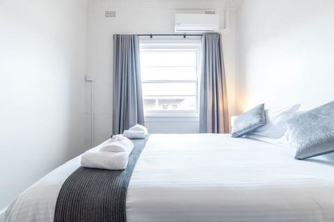 Sydney Junction Hotel - Renee 2