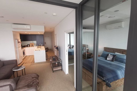 Sydney Olympic Park Luxury Apartment - Internet Find 0