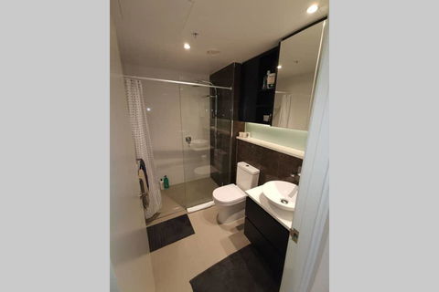 Sydney Olympic Park Luxury Apartment - Petrol Stations 3