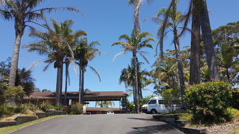 Tabourie Lake Motor Inn - Renee 0