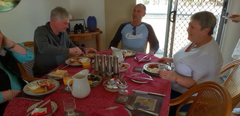 Taits Place Vineyard B & B - Swimm 3