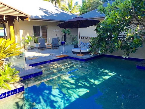 Tali Oak Beach House - Petrol Stations 0
