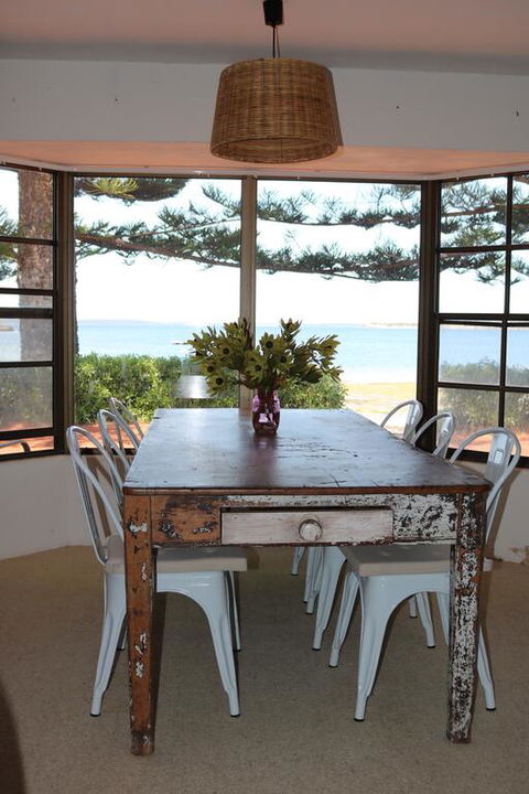 Tall Pines Beach House At Mount Dutton Bay (part Of Coffin Bay Waterways) - Internet Find 2