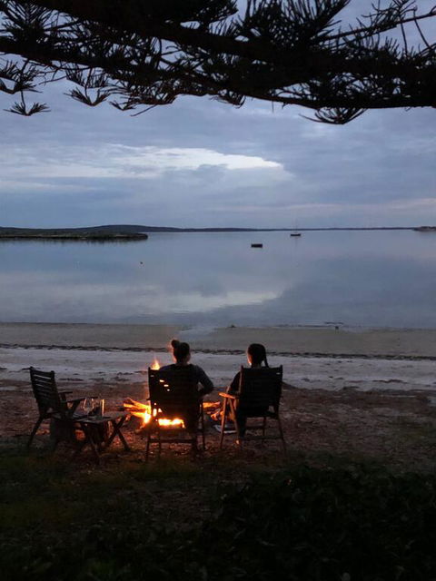 Tall Pines Beach House At Mount Dutton Bay (part Of Coffin Bay Waterways) - Internet Find 3