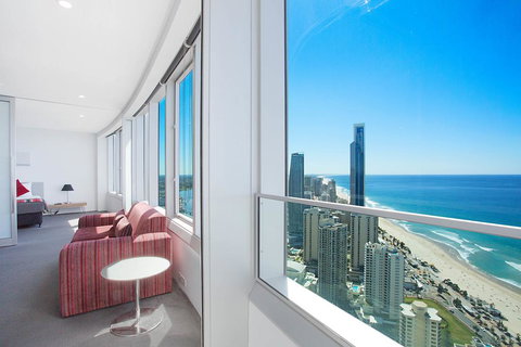 Tallest Tower SkyHomes  -  9 Hamilton Avenue - Swimm 0