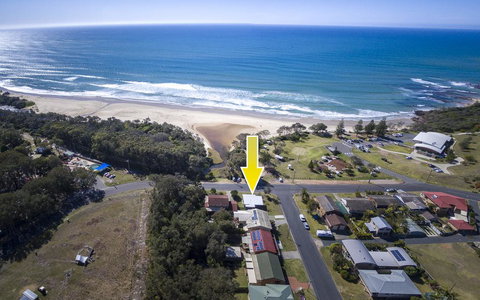 Tallowood Beachfront Cottage - Renee 1