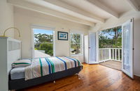 Business in Mollymook NSW Renee Renee
