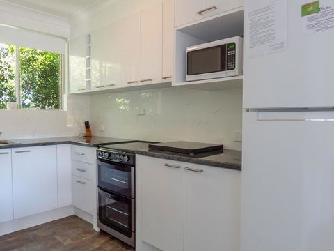 Tamara Court - Swimm 3