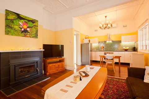 Taree Apartment - Renee 0
