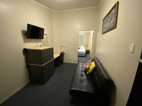Taree Motor Inn - Petrol Stations 2