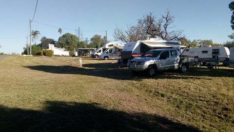 Taroom Caravan & Tourist Park - Internet Find 1
