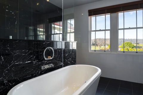 Tarraleah Lodge - Renee 1