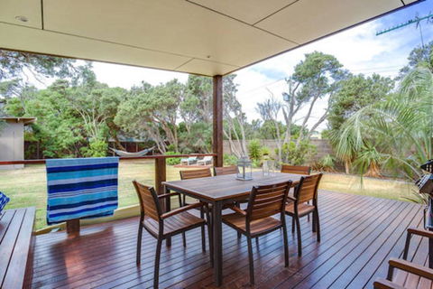 Tasman Surf House - So Close To The Beach - Swimm 1