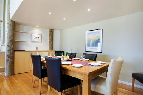 Tathra Beach House Holiday Apartments - Internet Find 2