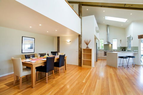 Tathra Beach House Holiday Apartments - Internet Find 1