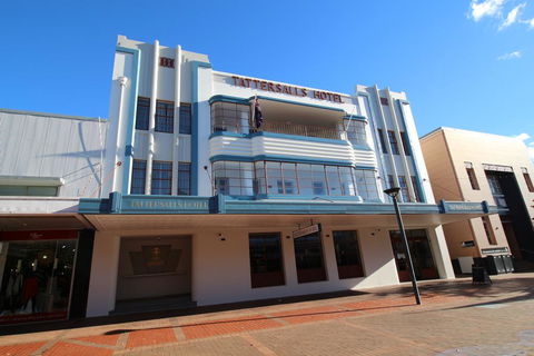 Tattersalls Hotel - Petrol Stations 0