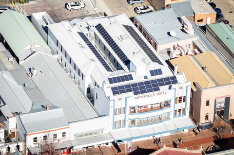 Tattersalls Hotel - Petrol Stations 2