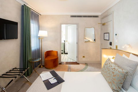 Tattersalls Hotel - Renee 1