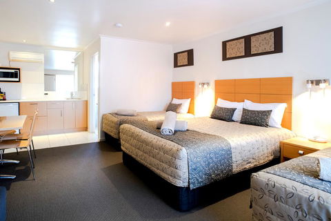 Tea House Motor Inn - Renee 2