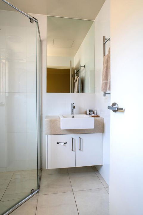 Tea House Motor Inn - Renee 3