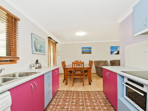 Tea Tree Cottage - Great Yard For Pets And Kids - Qld Realsetate 1