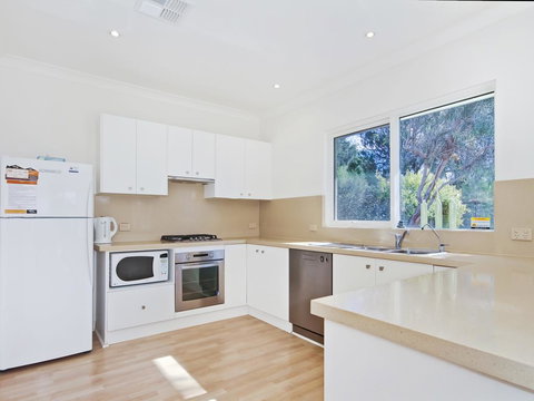 Tennis Elbow - Qld Realsetate 2