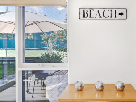 Tennis Elbow - Qld Realsetate 1