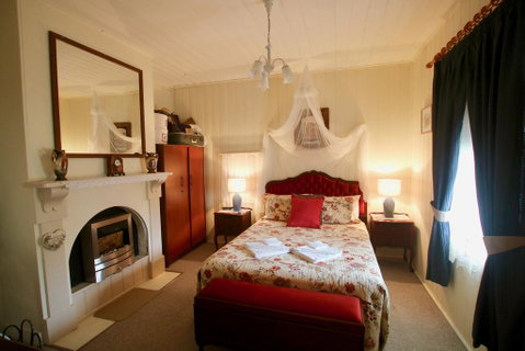 Tenterfield Historic C1895 Cottage - Internet Find 2