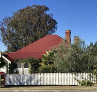 Tenterfield Historic c1895 Cottage - Internet Find