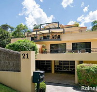 Terrigal Townhouse - 1/21 Campbell Crescent Terrigal - Petrol Stations
