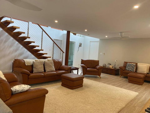 The Old Gallery - Swimm 1