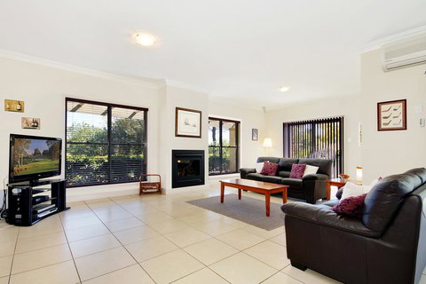 The 17th Tees - Renee 3