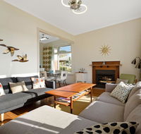 The 50's Beach House - Renee