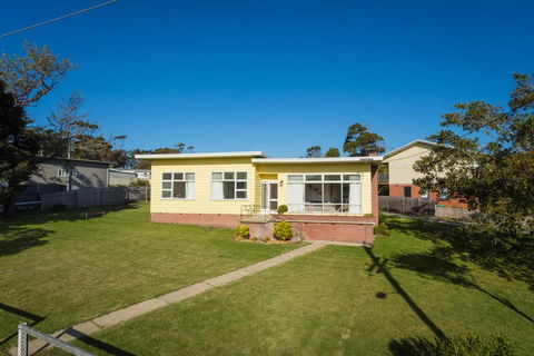 The 50's Beach House - Renee 1