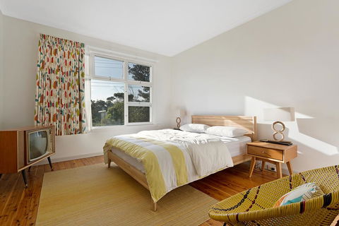 The 50's Beach House - Renee 3
